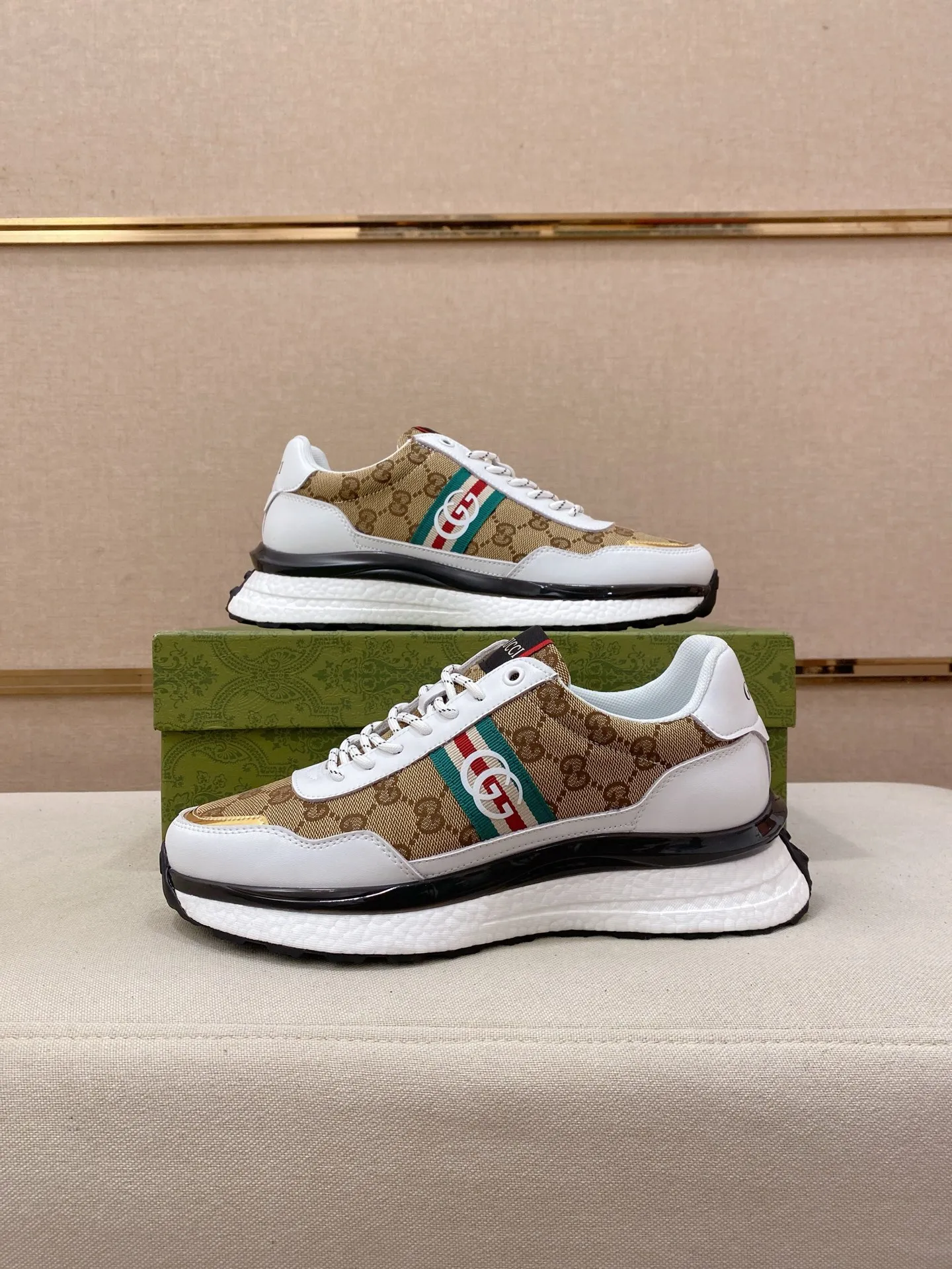 Men's clothing and shoes💰:462💰 (GUCCI) The latest model from the official website🎁🎁Casual and fashionable men's shoes👟, hot style💥The version is simple and elegant, exclusive for trendy men. The unique latest brand elements from the official website👑Original Gucci decoration, fashionable and generous, the fabric is original cowhide ✅Mesh breathable lining, the official website specifies wear-resistant casual outsole, the classic model is taken in kind at the counter🎬38-44 (can be customized for 45 non-refundable)
